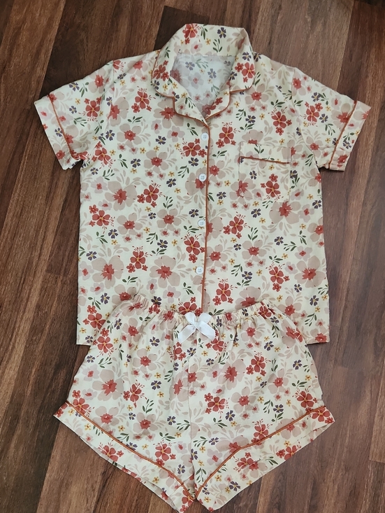 Other - Floral Cream and Coral Button Up Pajama Set With Shorts Womens Size Medium